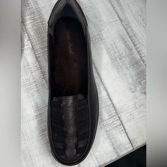 Easy Street Genesis Loafer Flat Brown- Size 8.5 - Picture 5 of 17